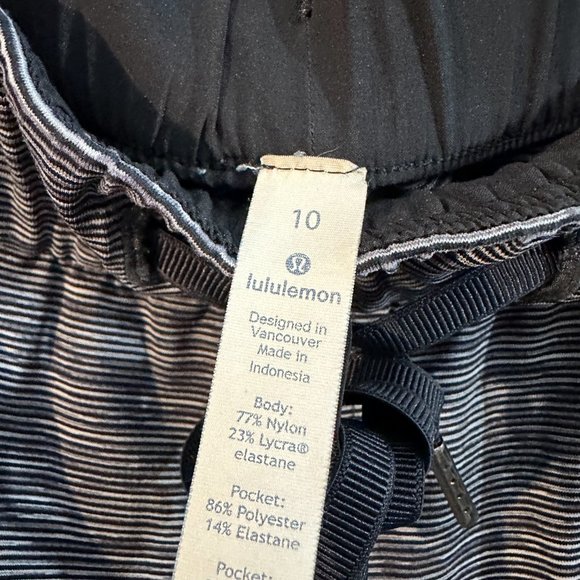 EUC - Lululemon - Size 10 - Joggers - Black/Grey/White - Picture 4 of 4